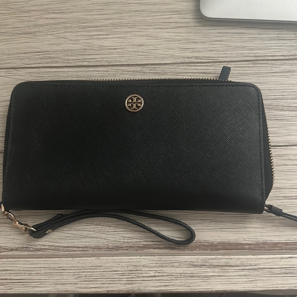 Tory Burch wallet